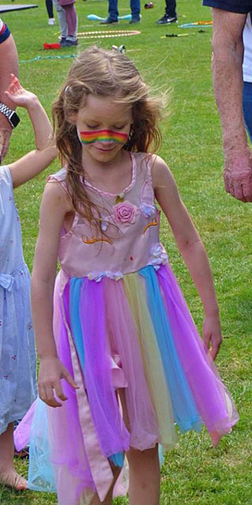 Funfest brings Rainbow Sunshine to Yateley Funfest brings Rainbow Sunshine to Yateley
